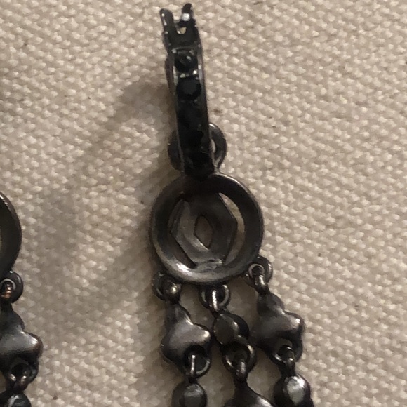 Black and Gray Vintage Monet Dangly Earrings. Has a goth Victorian vibe. 🖤 - Picture 14 of 16
